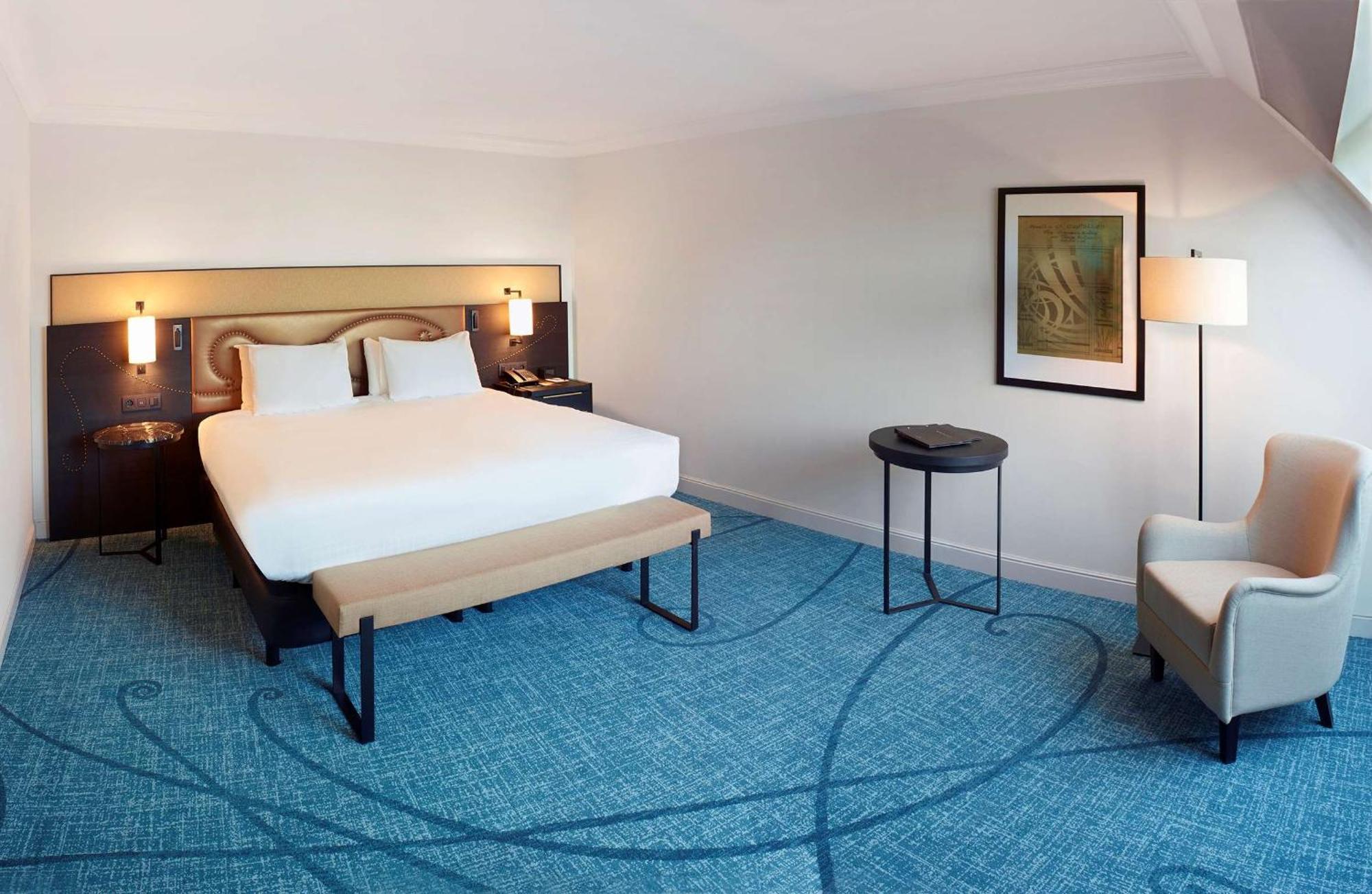 Hilton Brussels Grand Place Extérieur photo
